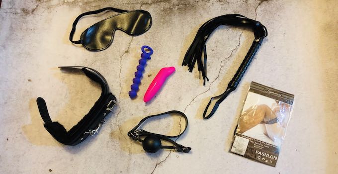 Carry Sex Toys in your Hand Luggage: Is it a Good Idea?
