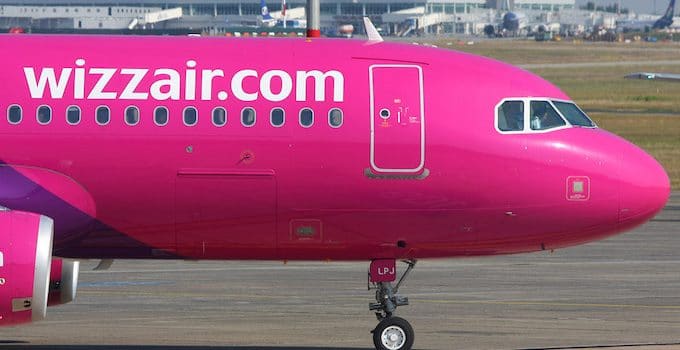 Цвет air. Wizz Air a320. Wizz 737. Wizz Air uk. Wizz Air Budapest.