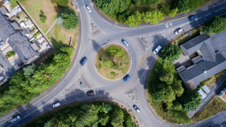 How to Safely Navigate a Two Lane Roundabout in the UK