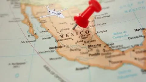 Can a US Citizen Fly within Mexico without a Passport