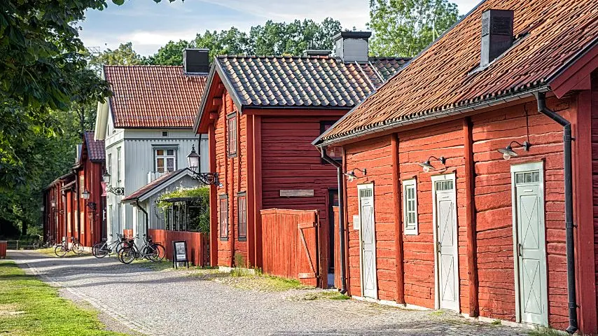 If you want to live in a picturesque yet modern city in Sweden, Orebro is your best bet