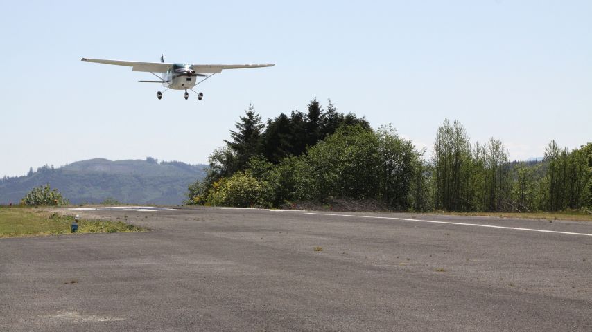 Airparks or "Fly-in communities" are built around airports, and allow the residents to use and access the runway for their personal aircraft.