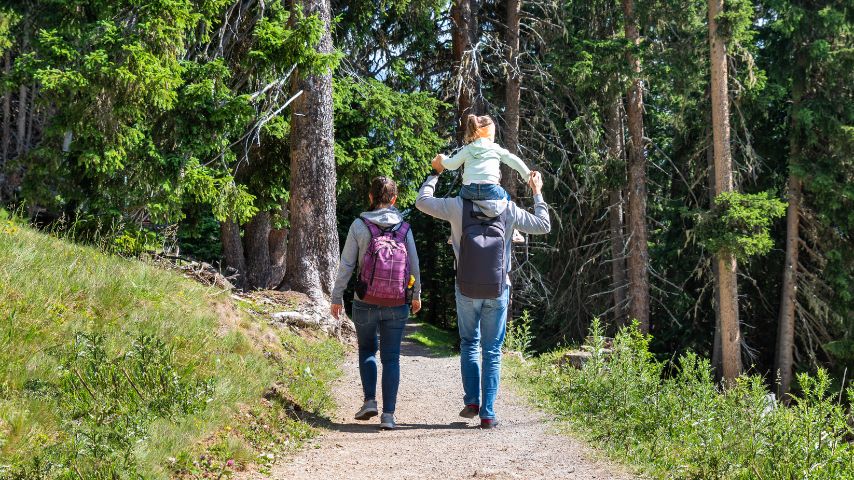 Coppell Nature Park is a wildlife conservation area that has hiking trails that can be explored by the whole family.