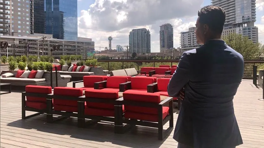 The Happiest Hour bar in Dallas is one of the great singles bar in the area that has a wonderful rooftop deck.