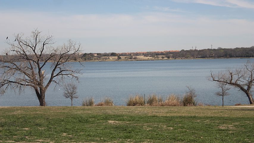 The name of the Lake Highlands neighborhood is based on the White Rock Lake that is near the area
