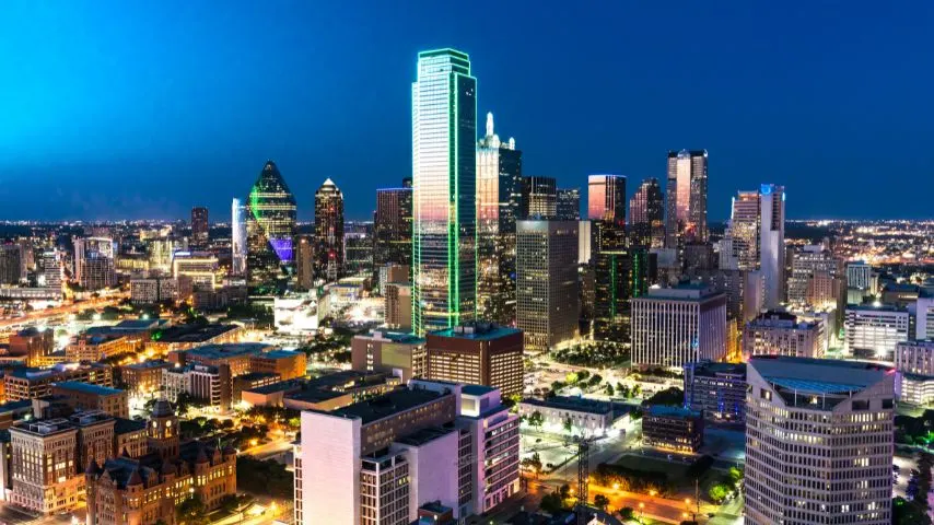 Dallas has a more urban, fast-paced lifestyle, and is the glitzier sister to Fort Worth.