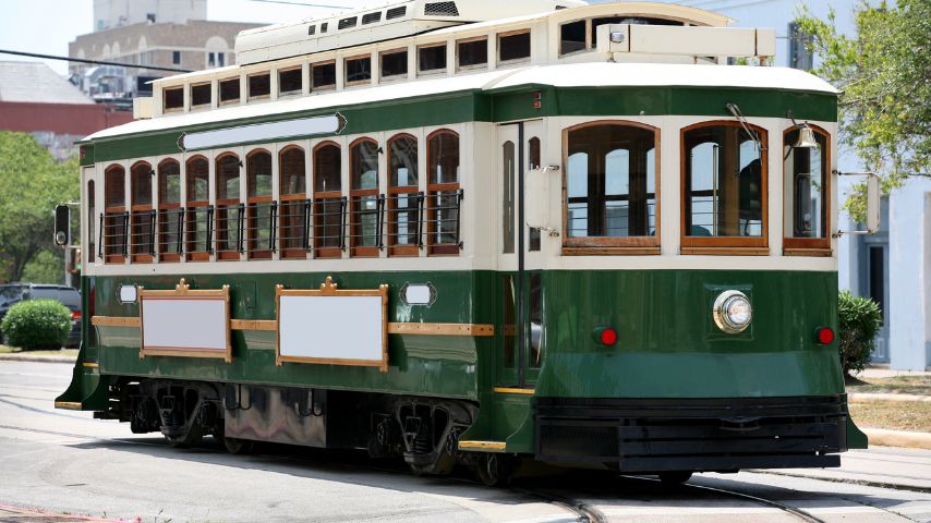 McKinney Avenue is best explored through the McKinney Avenue Trolley, a free trolley with fleets dating back to 1909.