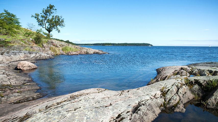 You can find Lake Vänern, Sweden's biggest lake, to the south of Karlstad.